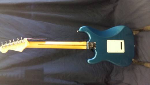 Fender American Pro Strat in Lake Placid Blue 3